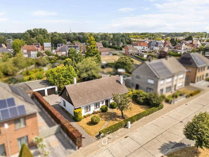 RUIME WONING met garage voor 2 wagens en grote tuin op ce...
