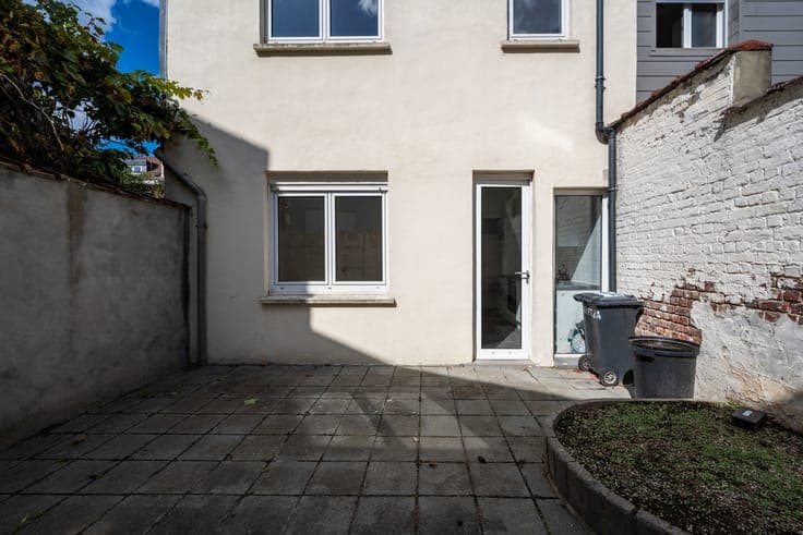 KRAAINEM, right next to the metro, House (3 bedrms/2 bathms)