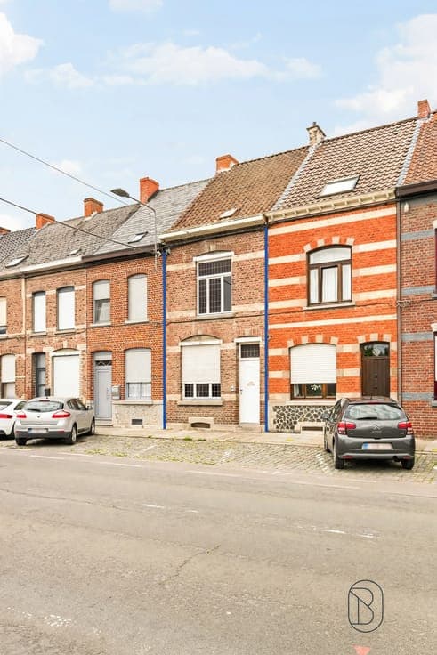 House in the center of Lessines requiring renovation