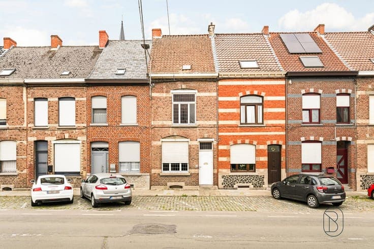 House in the center of Lessines requiring renovation