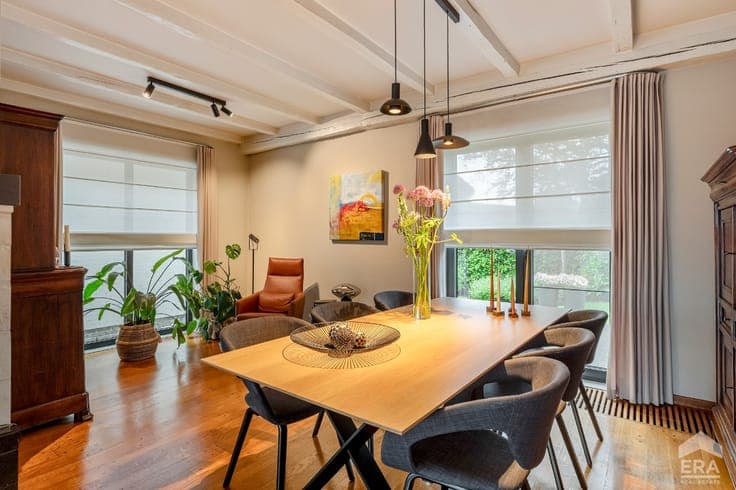 Spacious detached home with office in Donk