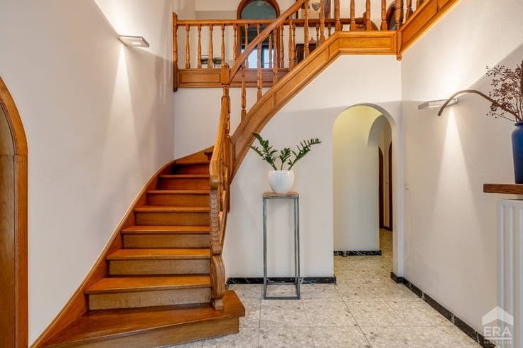 Spacious detached home with office in Donk