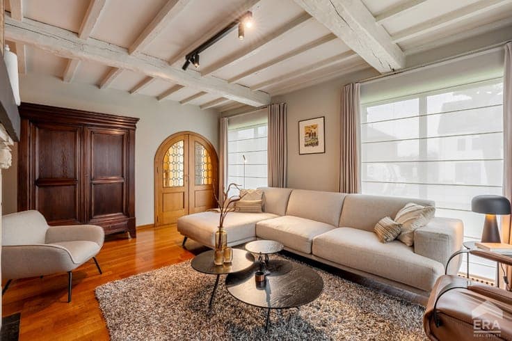 Spacious detached home with office in Donk