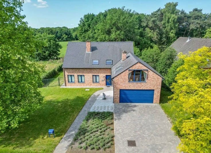 Spacious 5-bedroom home on 10a76 in Hasselt