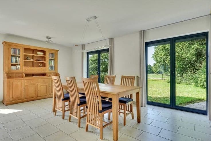 Spacious 5-bedroom home on 10a76 in Hasselt