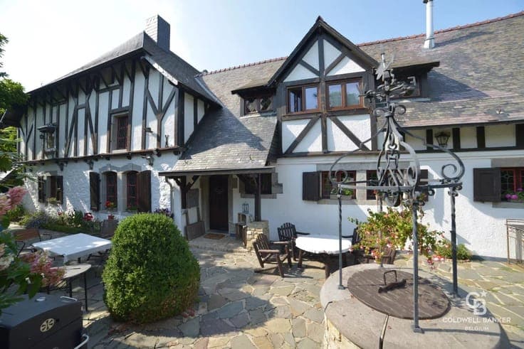 Former 19th century hunting lodge used as tourist accommodat
