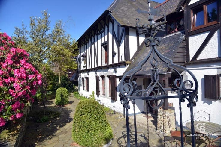 Former 19th century hunting lodge used as tourist accommodat