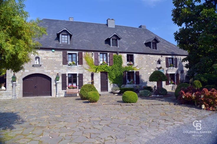 Former 19th century hunting lodge used as tourist accommodat