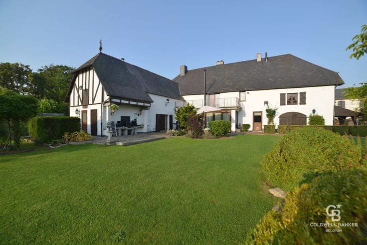 Former 19th century hunting lodge used as tourist accommodat