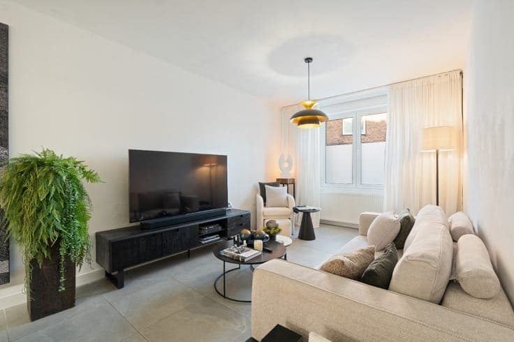 Renovated 4-Bedroom Home with City Garden near centre