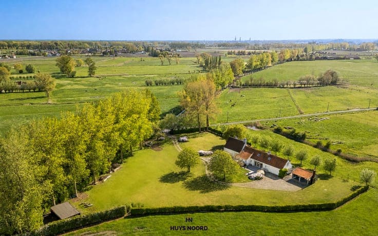 Exclusive country house villa in an idyllic setting