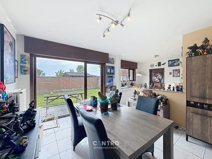 HOB met 3 ruime slpks, garage en ZUIDger. tuin!