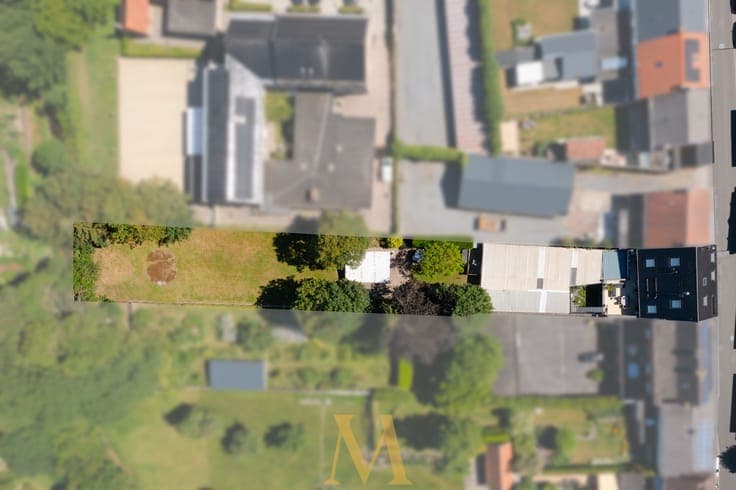 Unieke eigendom met woning, polyvalente ruimte en magazij...