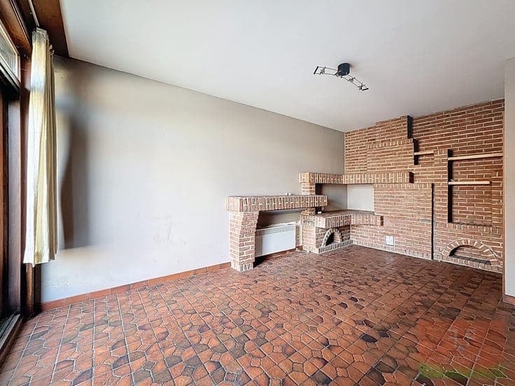 Handelspand + triplex appartement met 4 slaapkamers (174m...