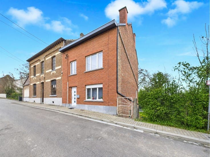 Semi-detached house with garden in Landen