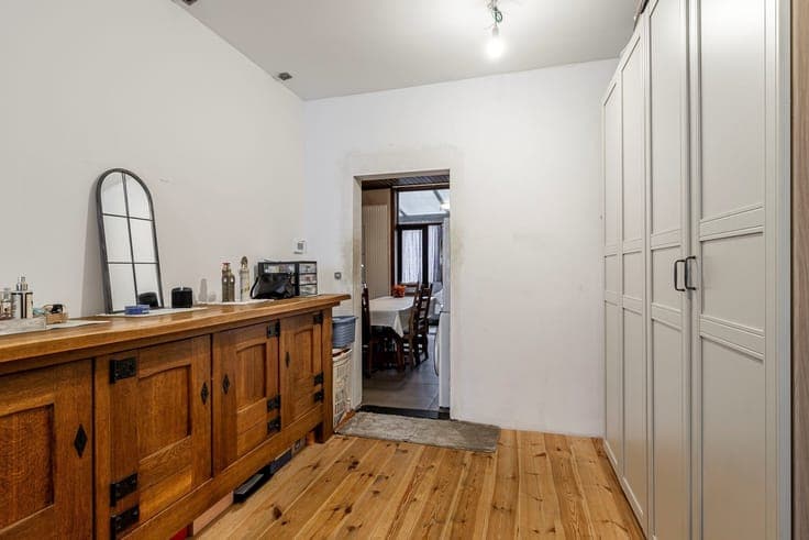 Spacious bel-etage (217 m²) with 2 bedrooms, 2 bathrooms and