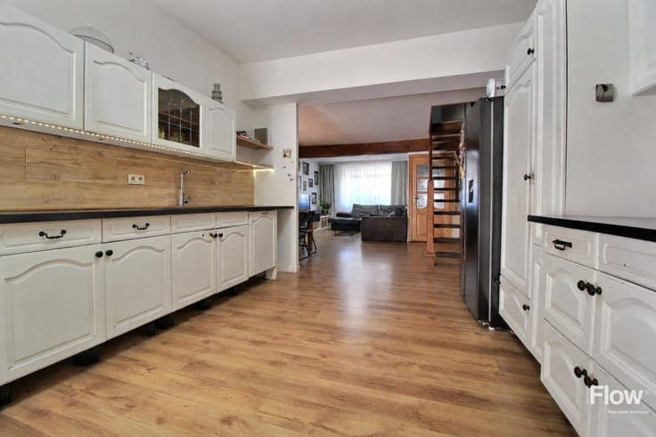 3-bedroom house with garden