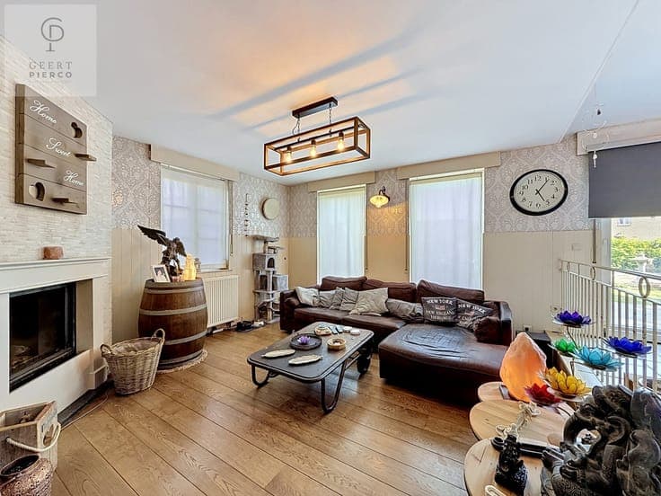 Ruime woning op mooi perceel van 10 are.