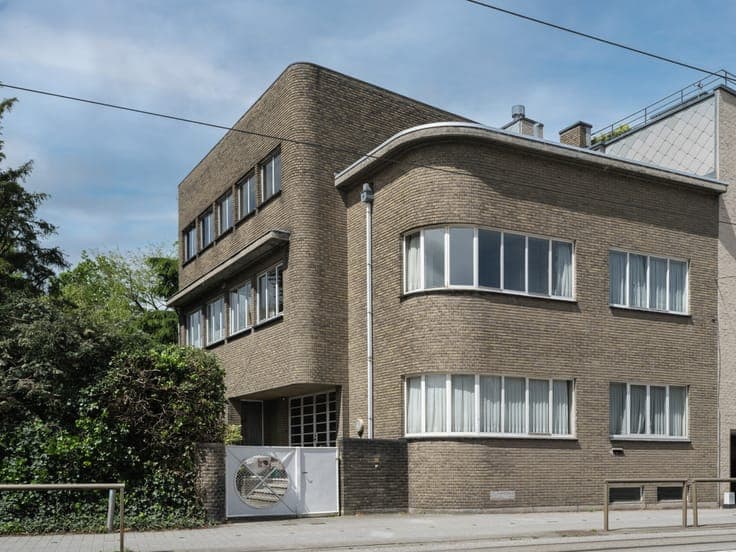 Omgeving Sint-Pieters statoin - Imposante half vrijstaand...