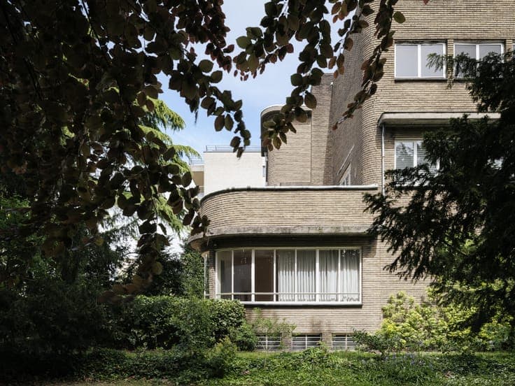 Omgeving Sint-Pieters statoin - Imposante half vrijstaand...