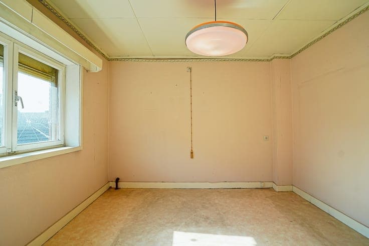 Te renoveren woning met veel potentieel