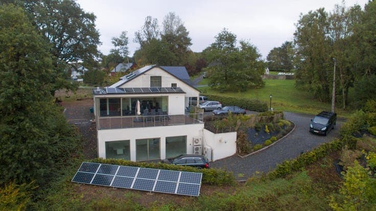 Cottage-Style Villa with Panoramic View – 9M
