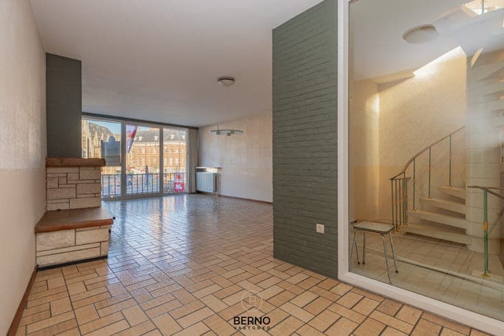 Woning met polyvalente benedenruimte