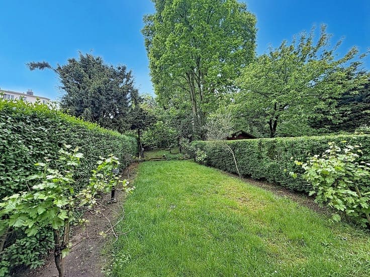 Quartier des Fleurs – 5-Bedroom House + Garden + Garage