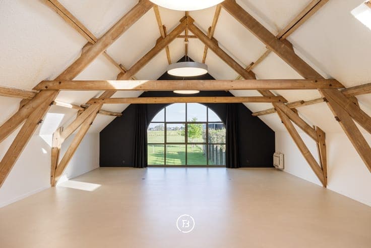 Idyllic country home with fitted office space.