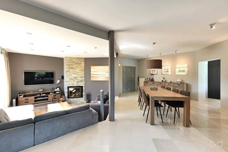 Move-in ready villa with pool and home office