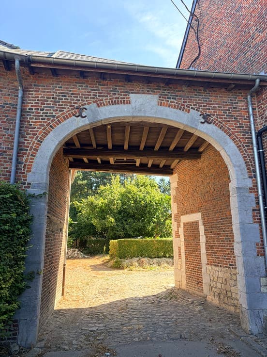 House in Les Bons Villers