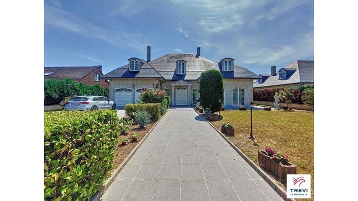 Villa de prestige, avec 5 chambres, aux prestations remarqua