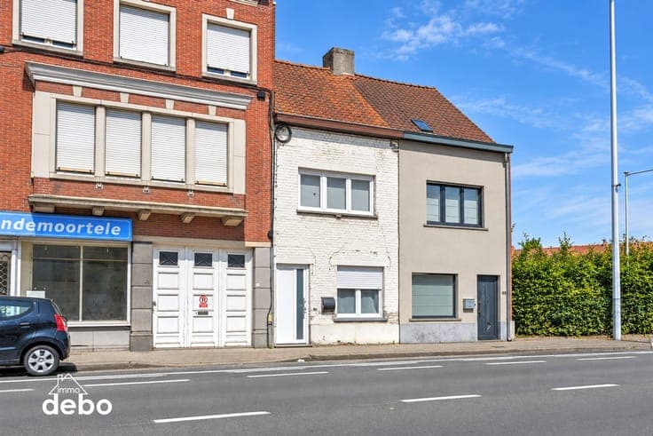 GEZELLIGE WONING MET RUIMTE