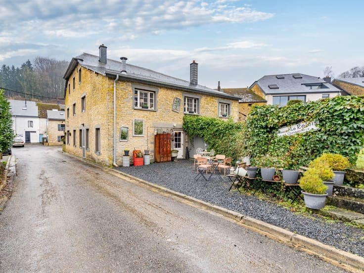 Guesthouse / Bed & Breakfast with terrace in Chassepierre