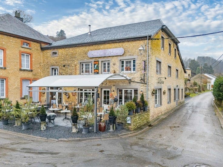 Guesthouse / Bed & Breakfast with terrace in Chassepierre