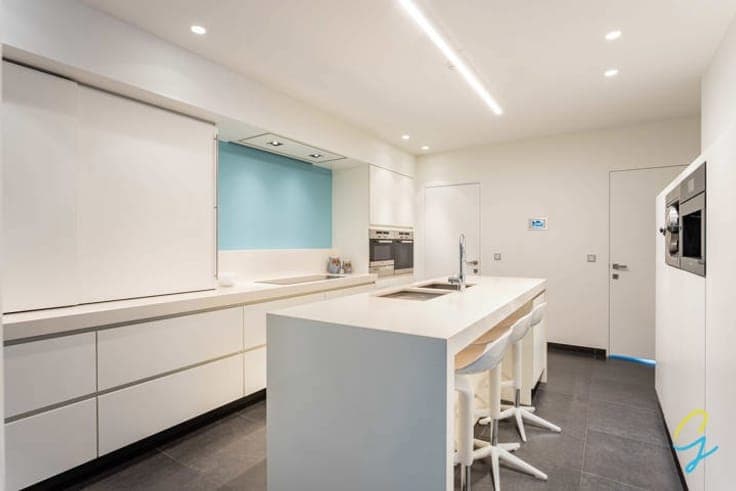 Exclusive detached house