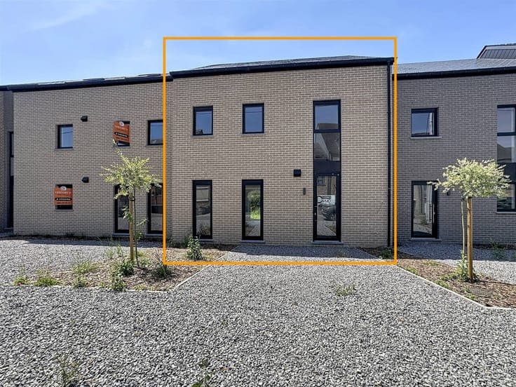 Maison 2 façades avec jardin proche de la Meuse