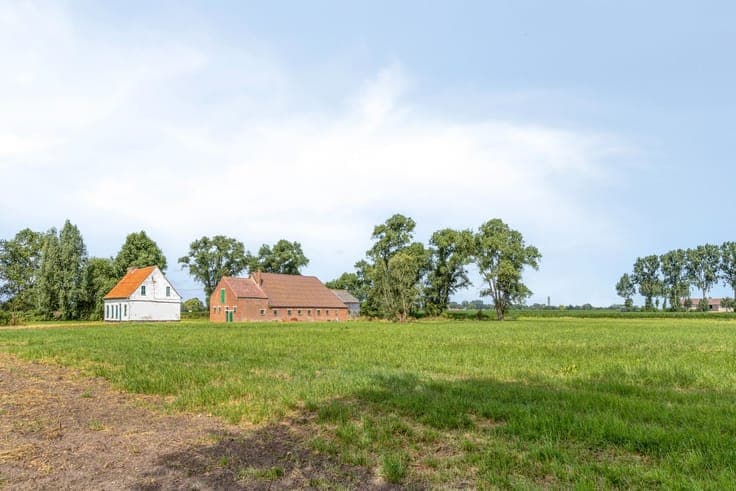 Uitzonderlijk gelegen hoevesite op 10.106 m² met vijver, ...