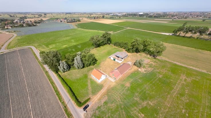 Uitzonderlijk gelegen hoevesite op 10.106 m² met vijver, ...