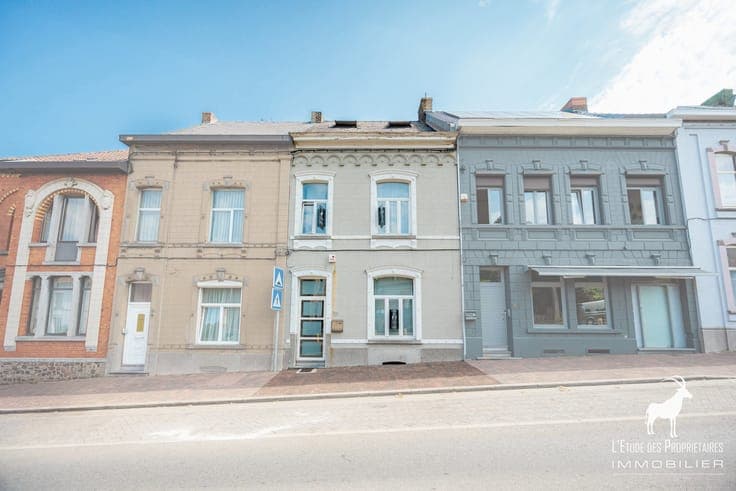 5 bedroom house for sale in HAINE-SAINT-PAUL.