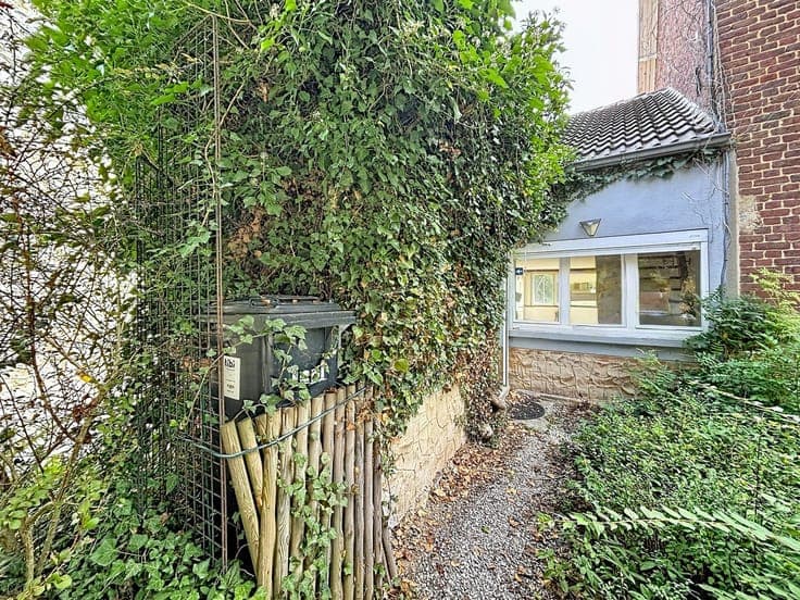 Maison 1 chambre à rénover avec terrasse et jardin