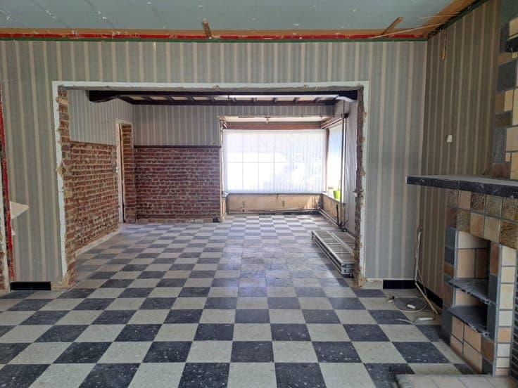 Totaal te renoveren open bebouwing op 413m²