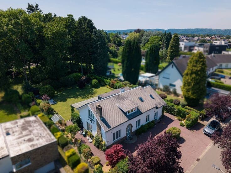 Le privilège d'un cadre de vie rare – Superbe villa rénovée