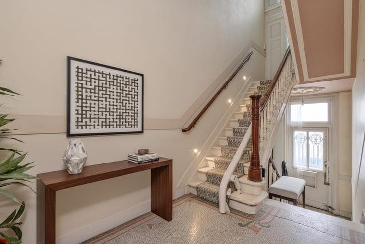 Pl. Brugmann – Bourgeois house of ± 580 m² bruto & garden.
