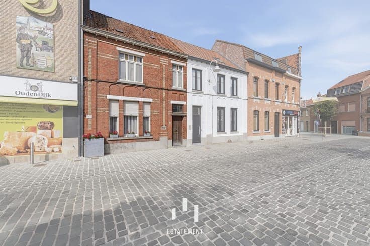 Te renoveren Stadswoning met ruime tuin en tal van mogeli...