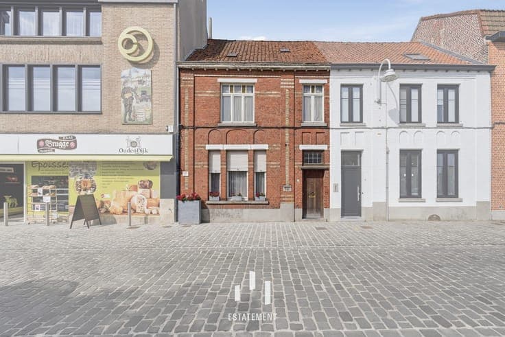 Te renoveren Stadswoning met ruime tuin en tal van mogeli...