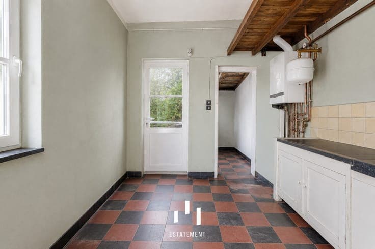 Te renoveren Stadswoning met ruime tuin en tal van mogeli...