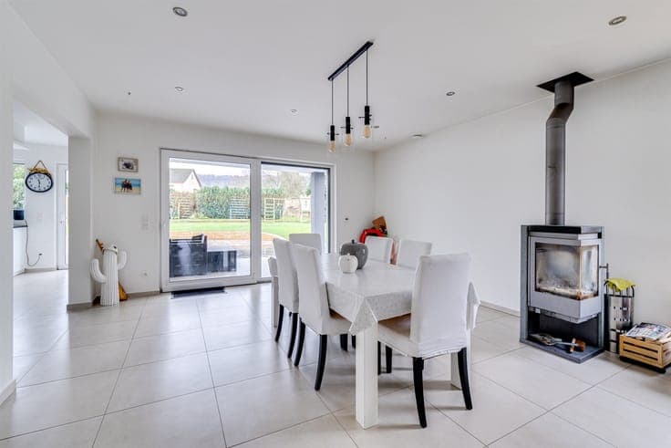 Stunning villa for sale in Musson