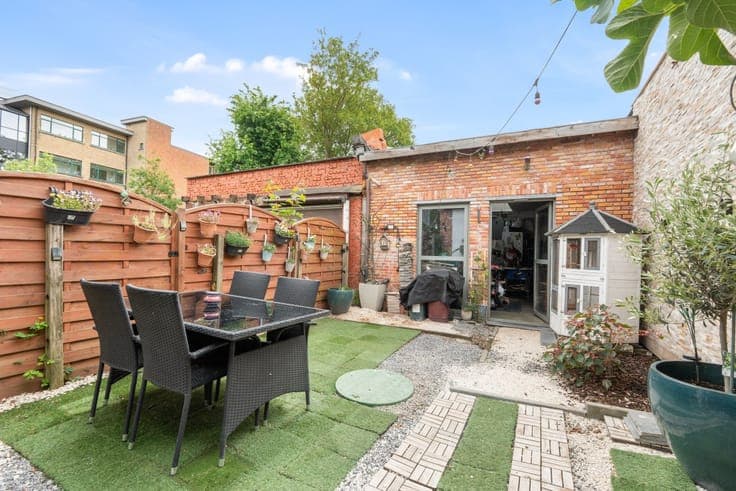 For sale: renovated house in Schoten