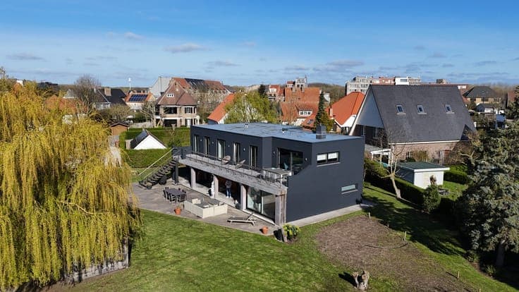 Exclusive property close to the sea in Bredene – a unique...